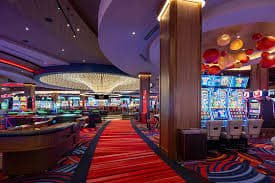 Suasana permainan live casino online dengan dealer profesional yang ramah